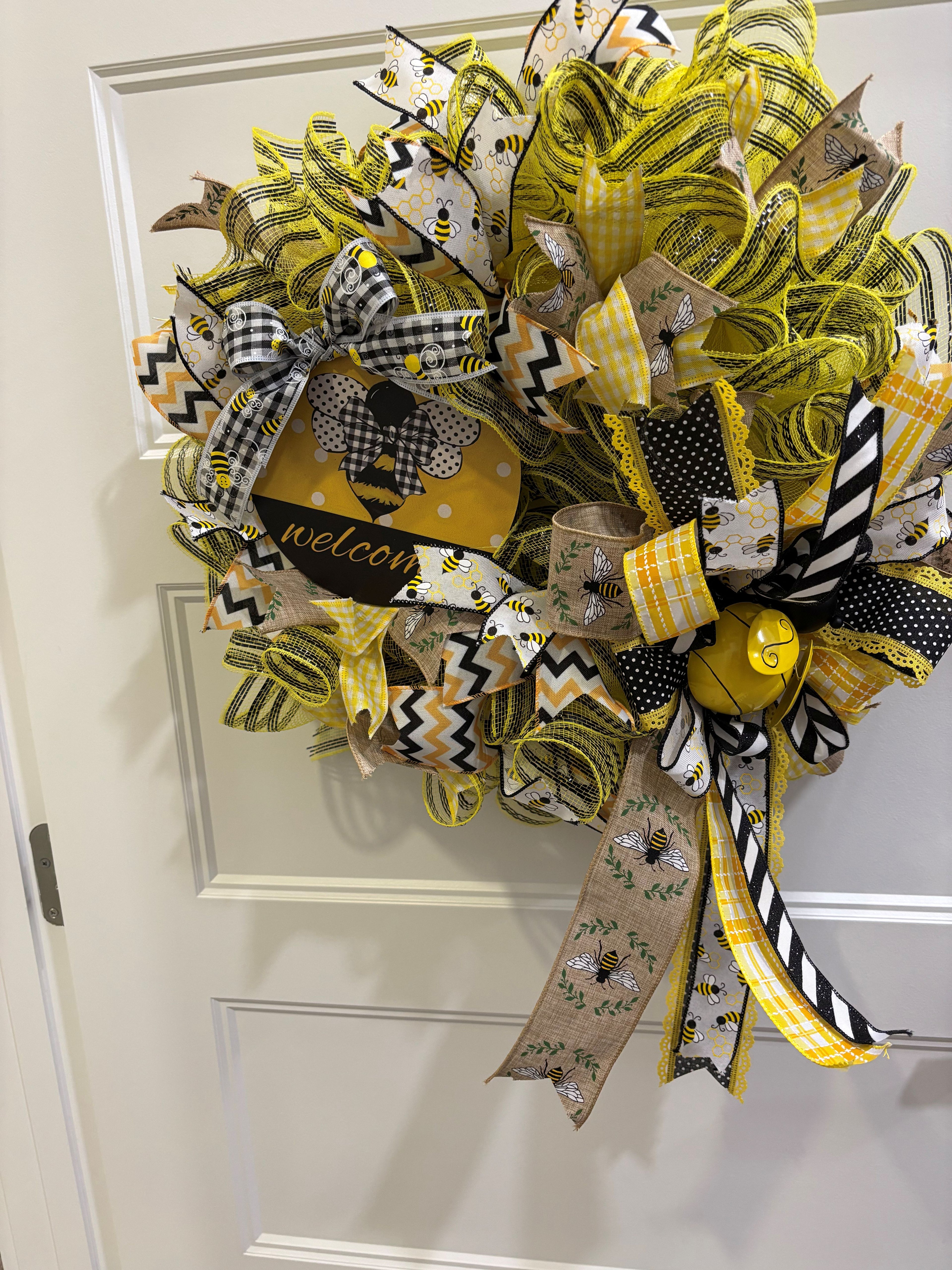 Bee Welcome Wreath