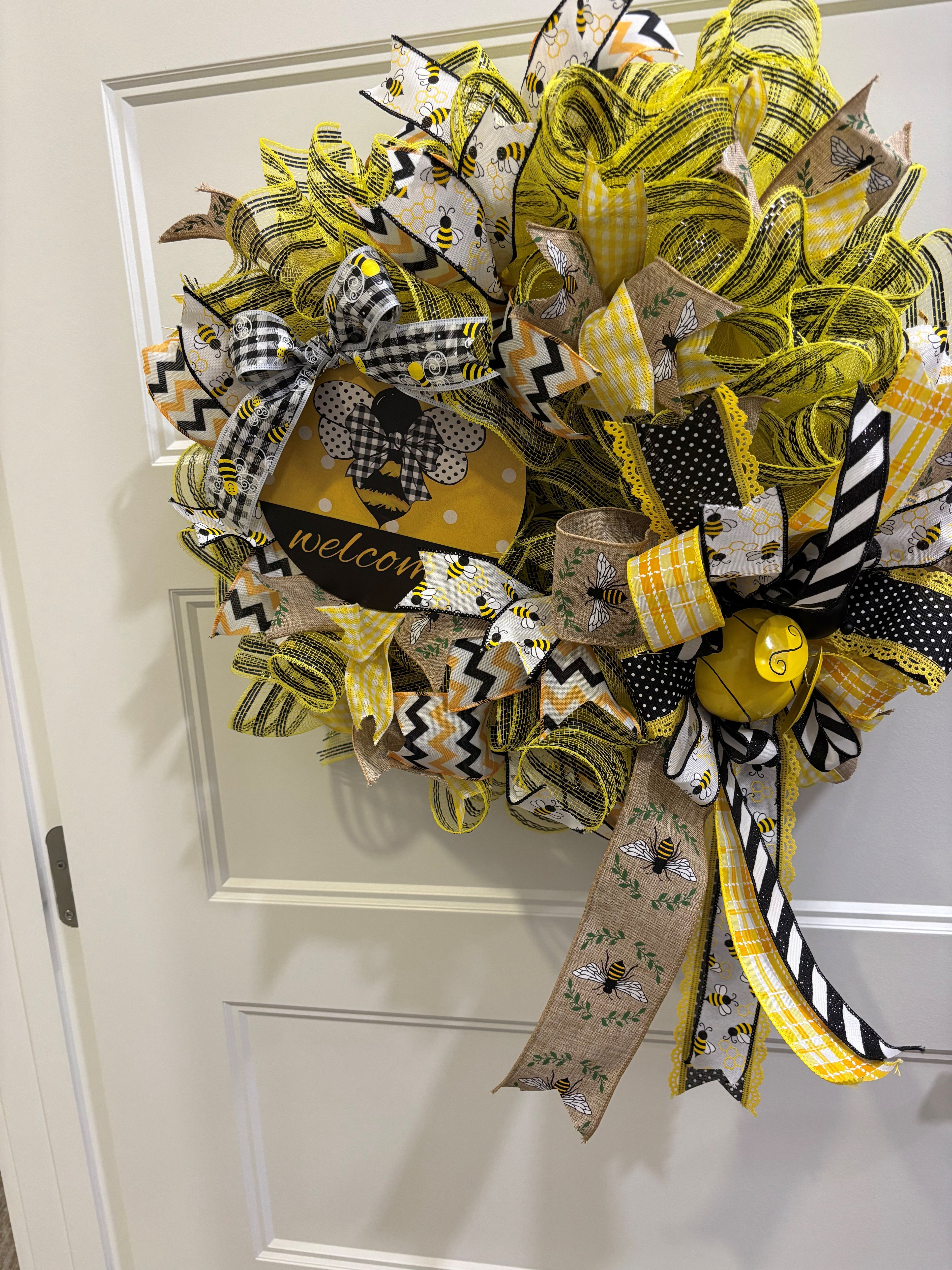 Bee Welcome Wreath