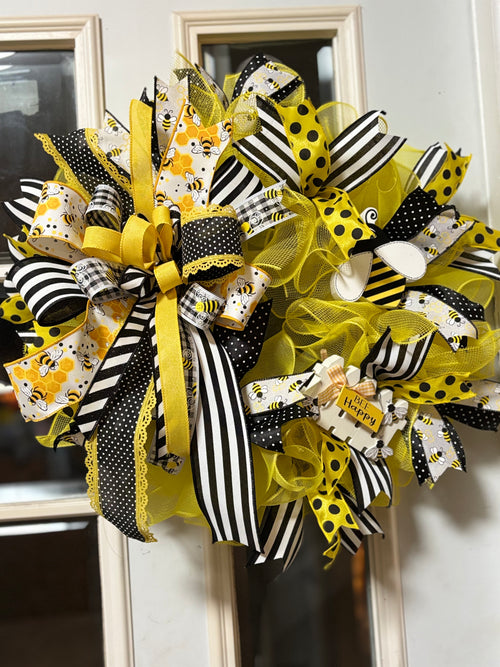 🌻 Buzzing Bee Mesh Front Door Wreath – "Bee Happy" Spring & Summer Decor