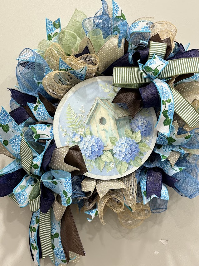 Birdhouse Hydrangea Deco Mesh Wreath